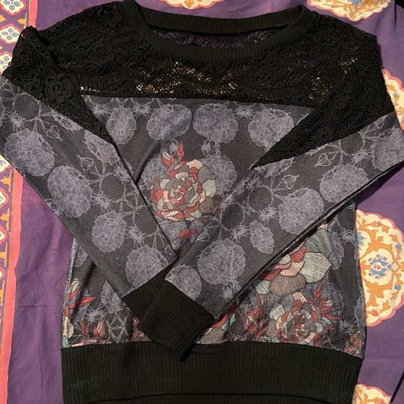 Smash! Sweater - Picture 3 of 3